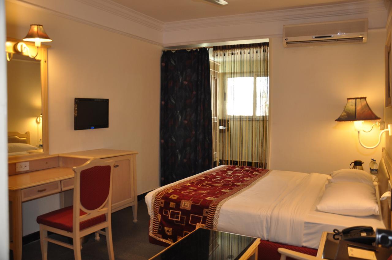 Hotel Sovereign Daman Εξωτερικό φωτογραφία