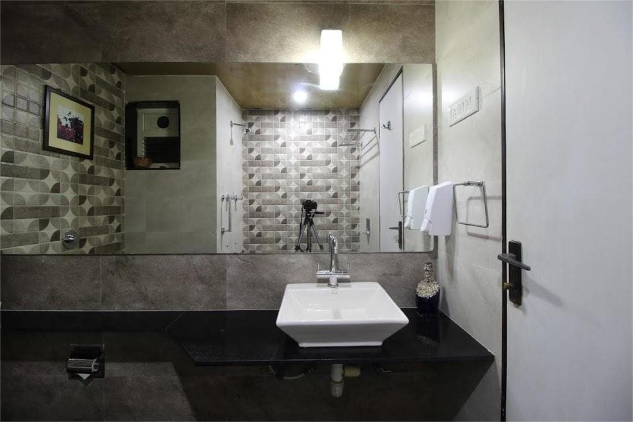 Hotel Sovereign Daman Εξωτερικό φωτογραφία